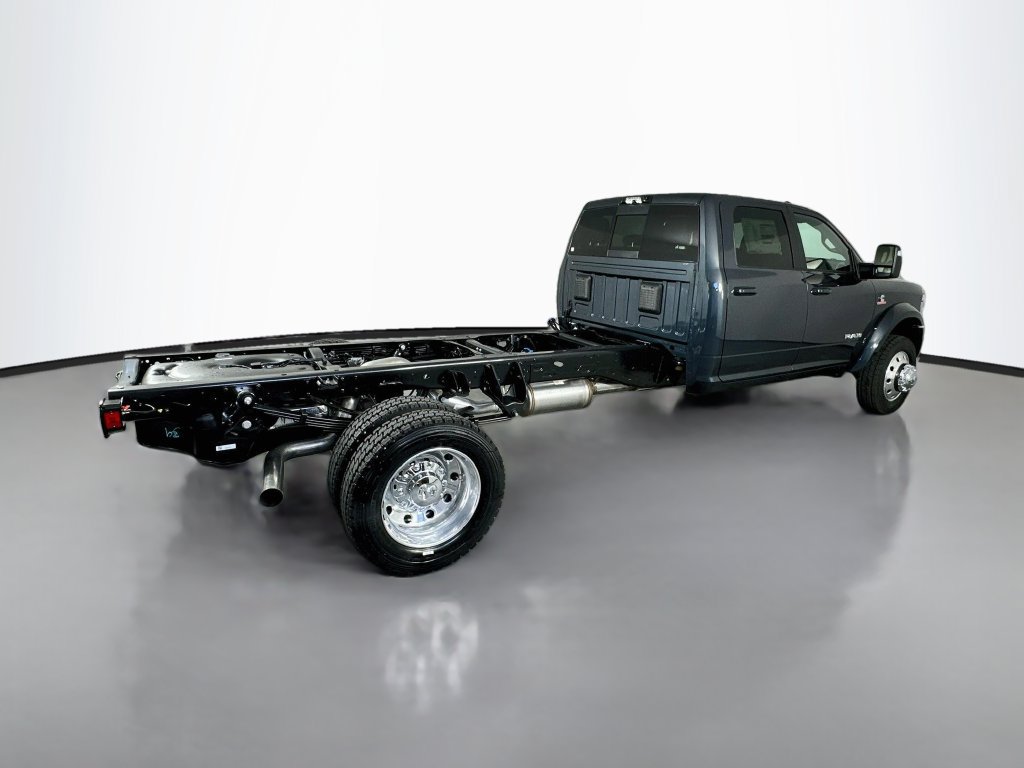 New 2026 RAM 4500 4x4 Crew Cab DRW w/ Laramie Trim Package image 7
