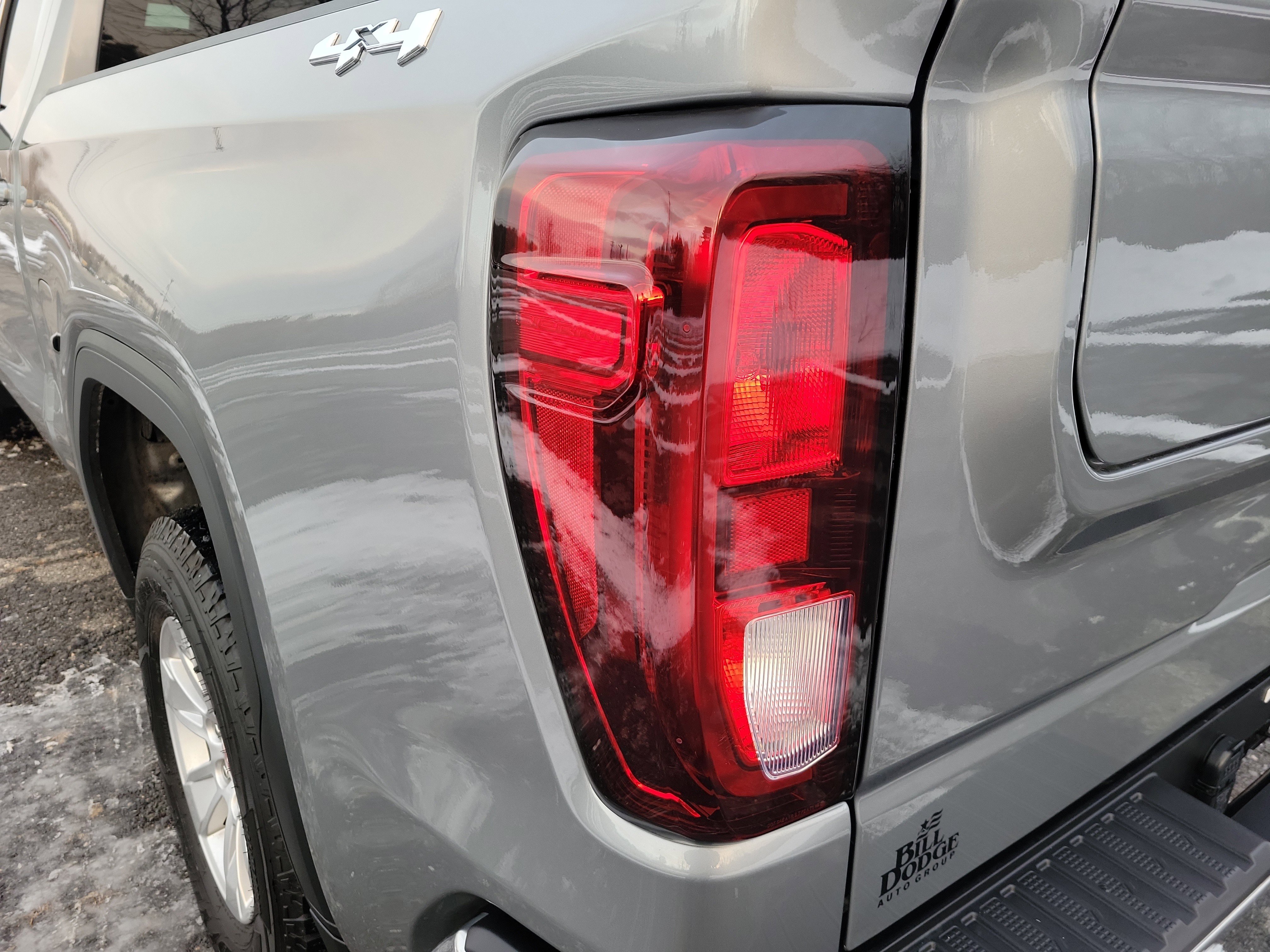 Used 2024 GMC Sierra 1500 SLE image 11