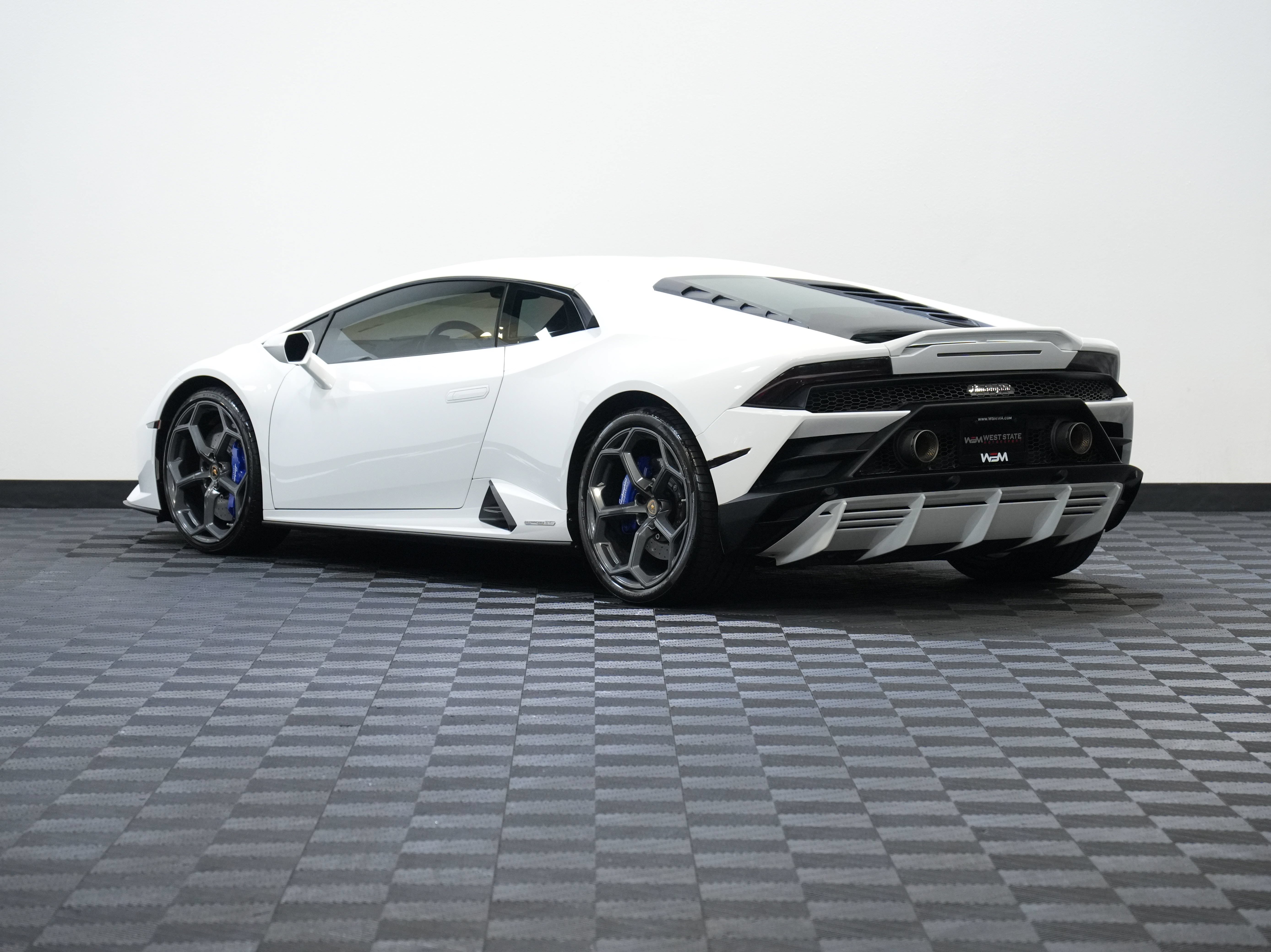 Used 2020 Lamborghini Huracan EVO AWD/4WD image 8