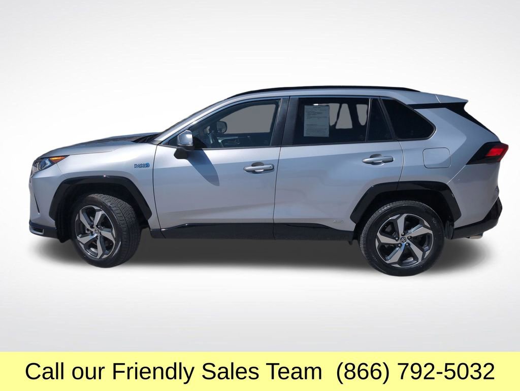 Used 2021 Toyota RAV4 SE image 2