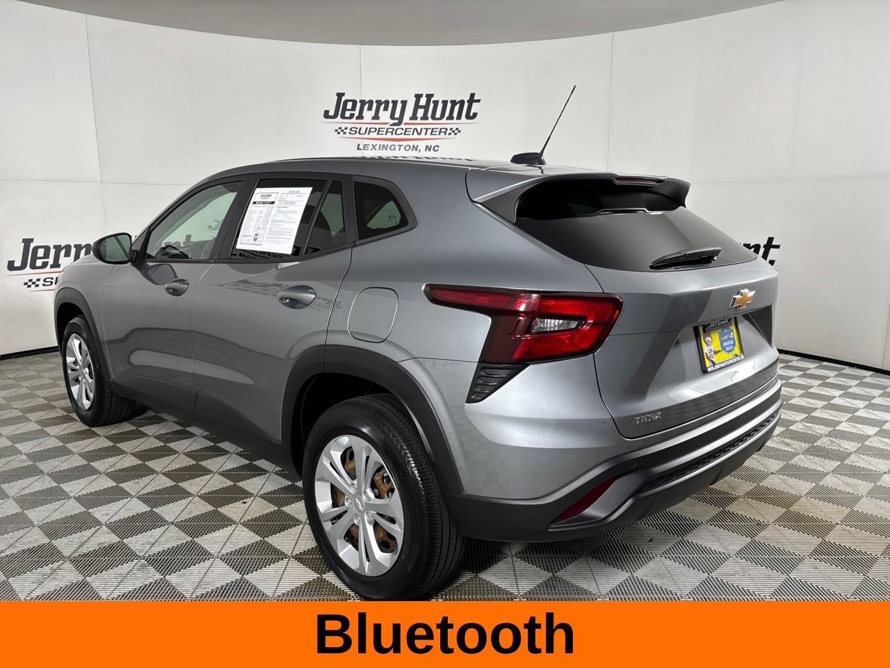 Used 2024 Chevrolet Trax LS w/ Driver Confidence Package FWD image 9