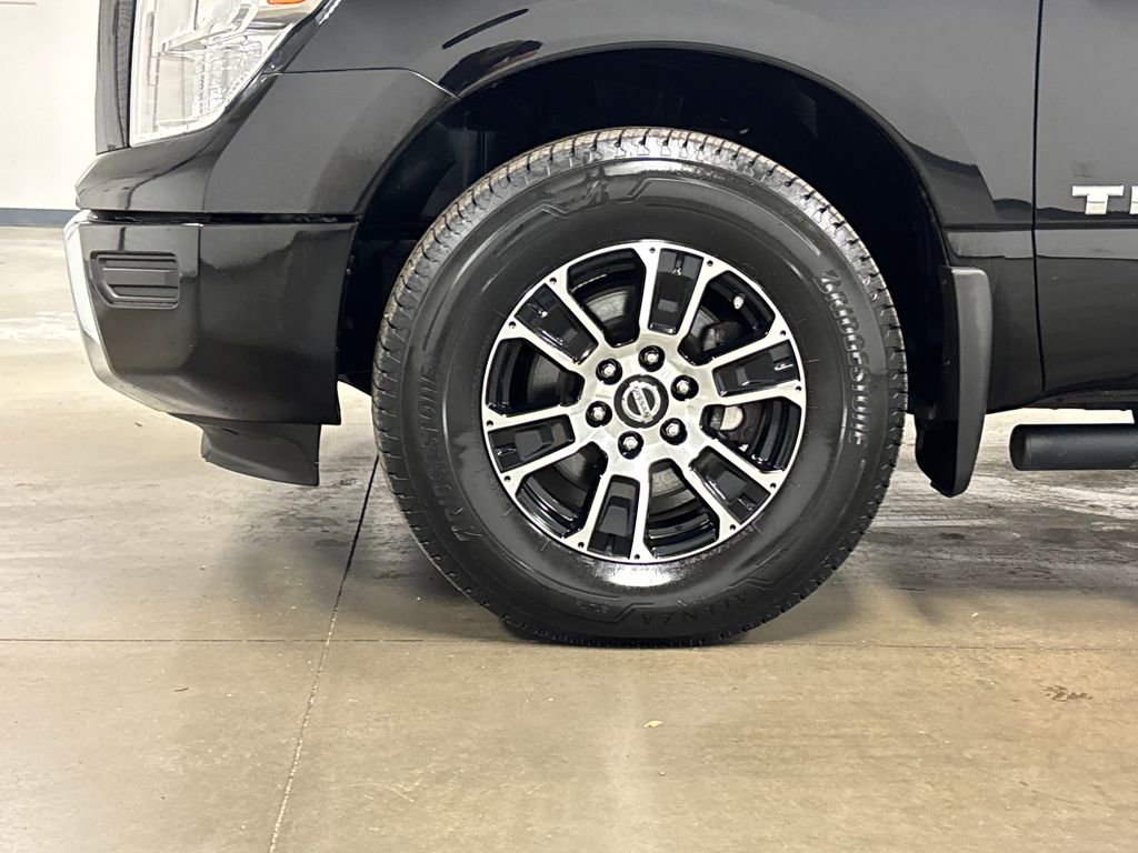 Used 2021 Nissan Titan SV w/ Accessory Utility Package image 9