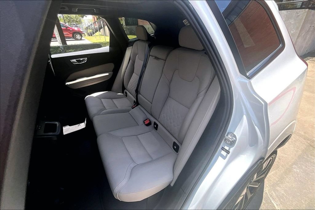 Used 2026 Volvo XC60 B5 Plus AWD/4WD image 35
