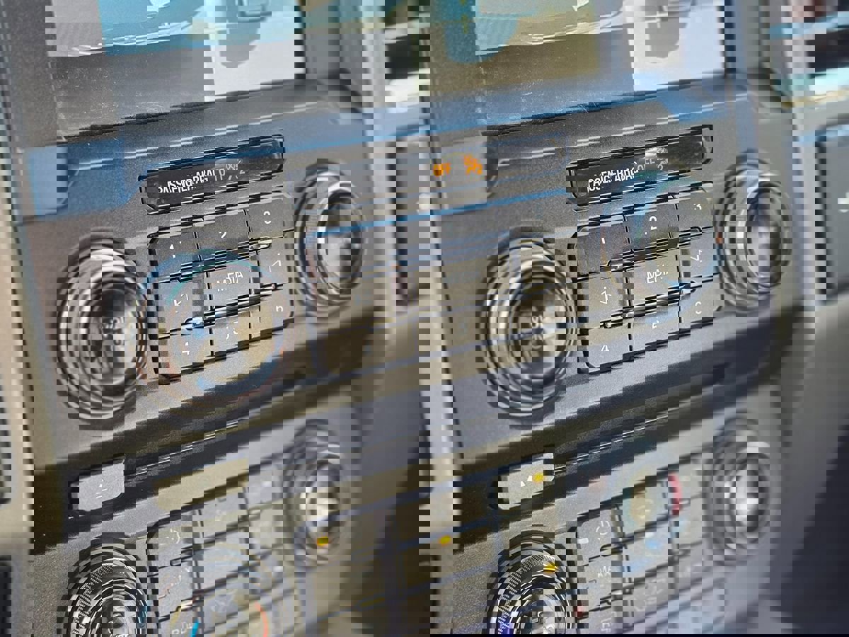 Used 2017 Ford F150 Raptor w/ Equipment Group 802A Luxury image 31