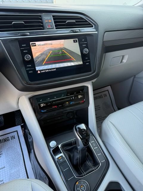 Used 2024 Volkswagen Tiguan SE w/ Panoramic Sunroof Package AWD/4WD image 15