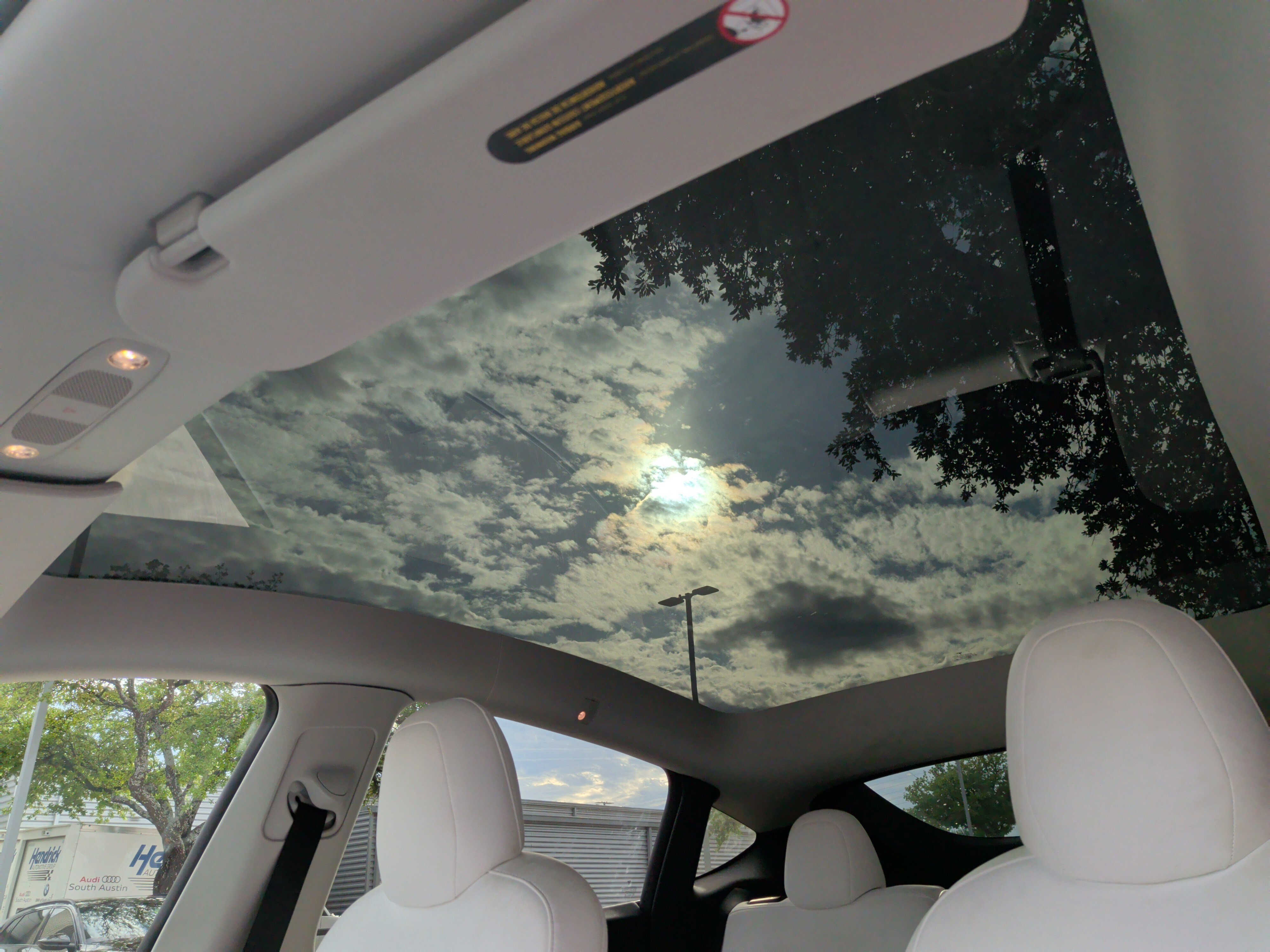 Used 2022 Tesla Model Y Long Range image 25