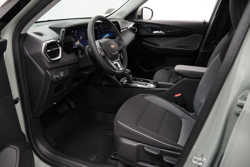 New 2026 Chevrolet TrailBlazer LT w/ LT Cold Weather Package FWD image 11