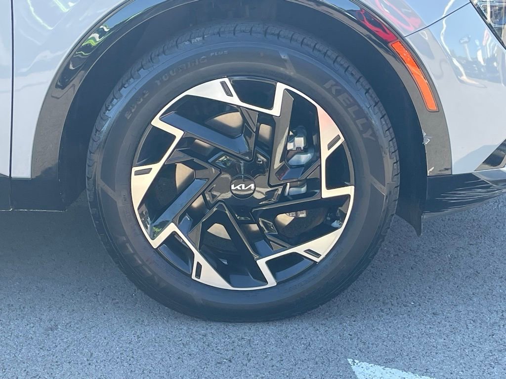 Used 2024 Kia Sportage SX image 9