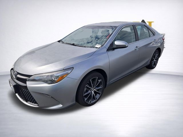 Used 2016 Toyota Camry XSE w/ Moonroof Package FWD image 3
