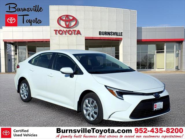 Certified 2025 Toyota Corolla LE FWD image 1