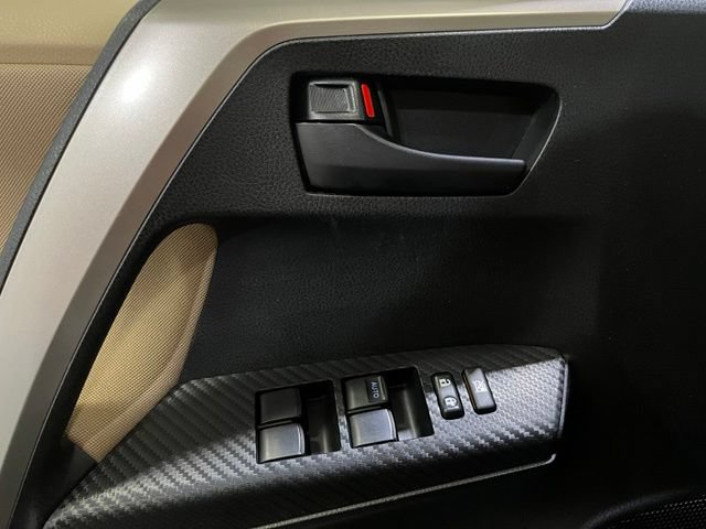 Used 2013 Toyota RAV4 LE AWD/4WD image 13