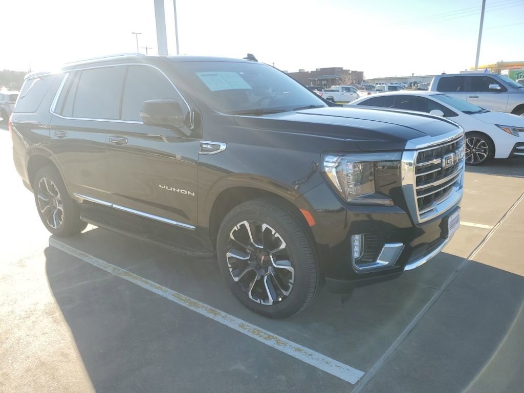Used 2022 GMC Yukon SLT w/ SLT Premium Package image 1