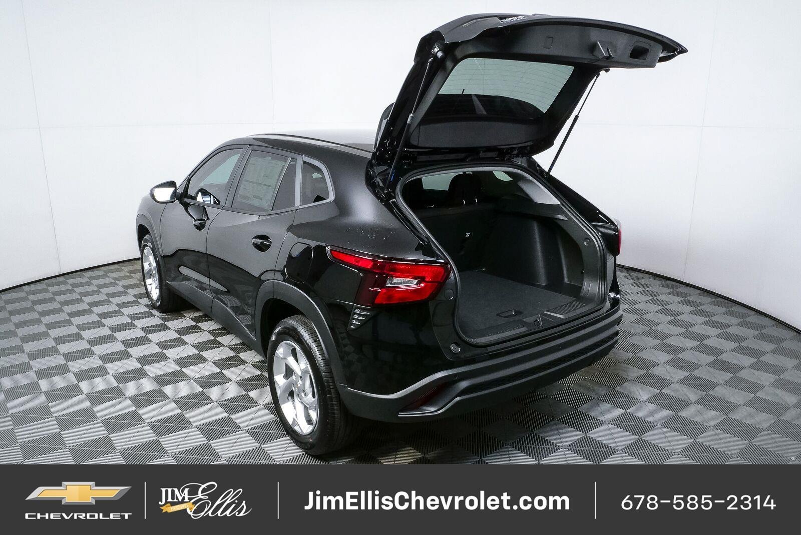 New 2026 Chevrolet Trax LS w/ LS Convenience Package FWD image 26