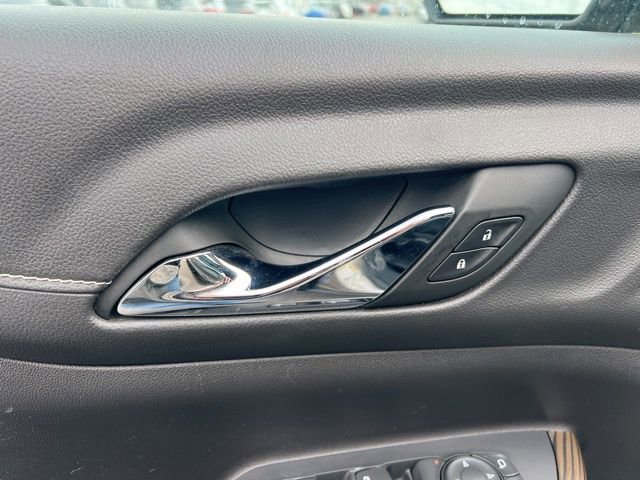 Used 2023 GMC Acadia SLE image 26