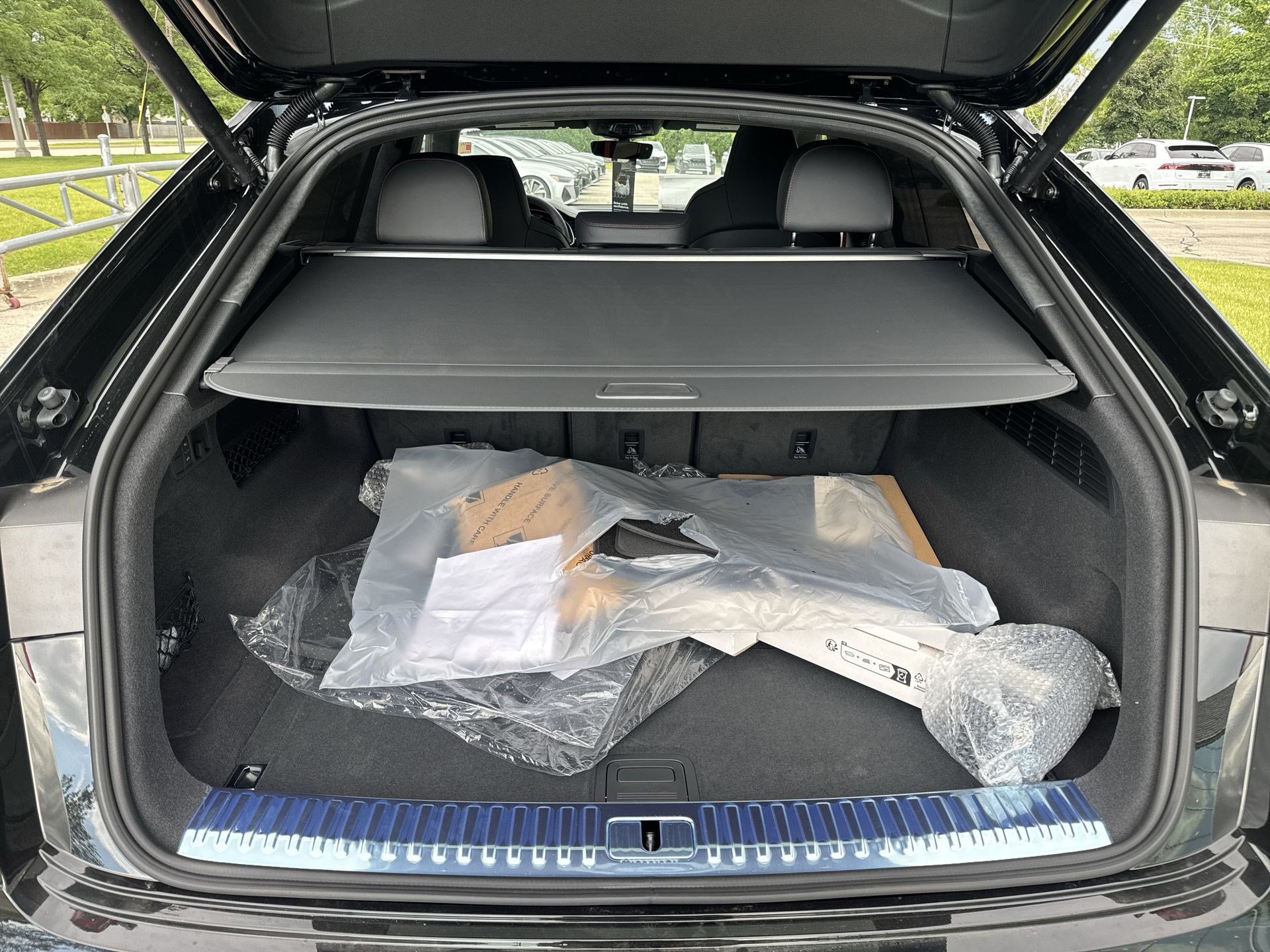 New 2026 Audi SQ8 Prestige AWD/4WD image 34