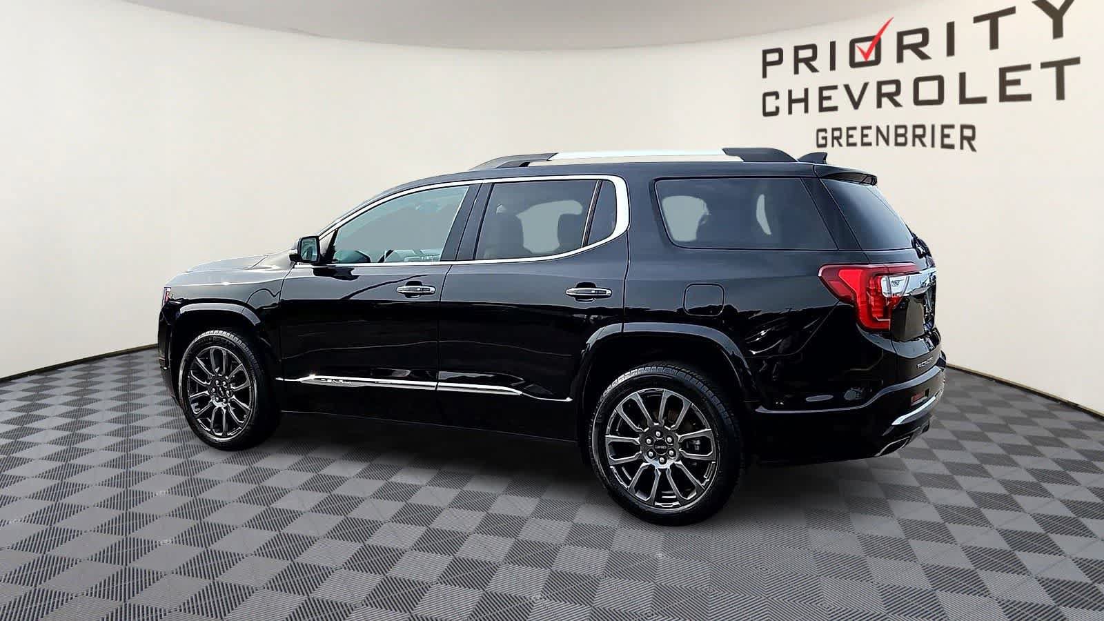 Used 2023 GMC Acadia Denali w/ Black Diamond Edition AWD/4WD image 6