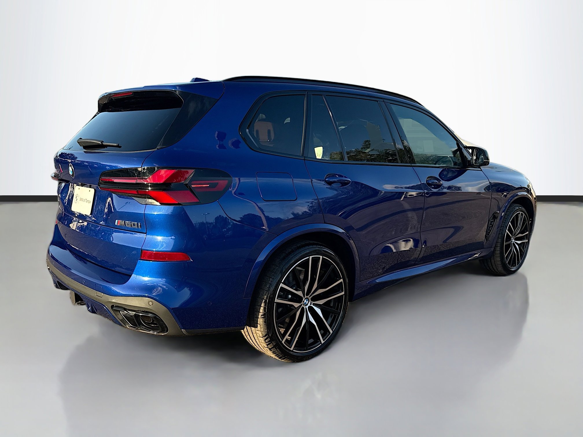 Used 2026 BMW X5 M60i image 3