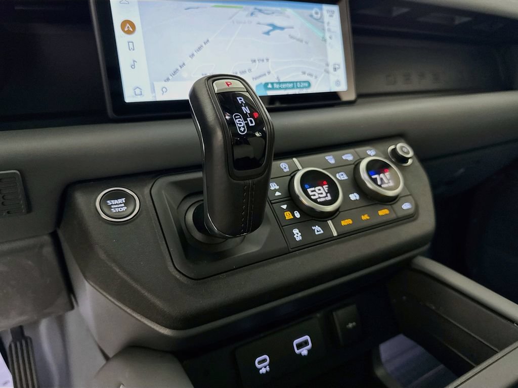 Certified 2024 Land Rover Defender 110 X-Dynamic SE AWD/4WD image 17