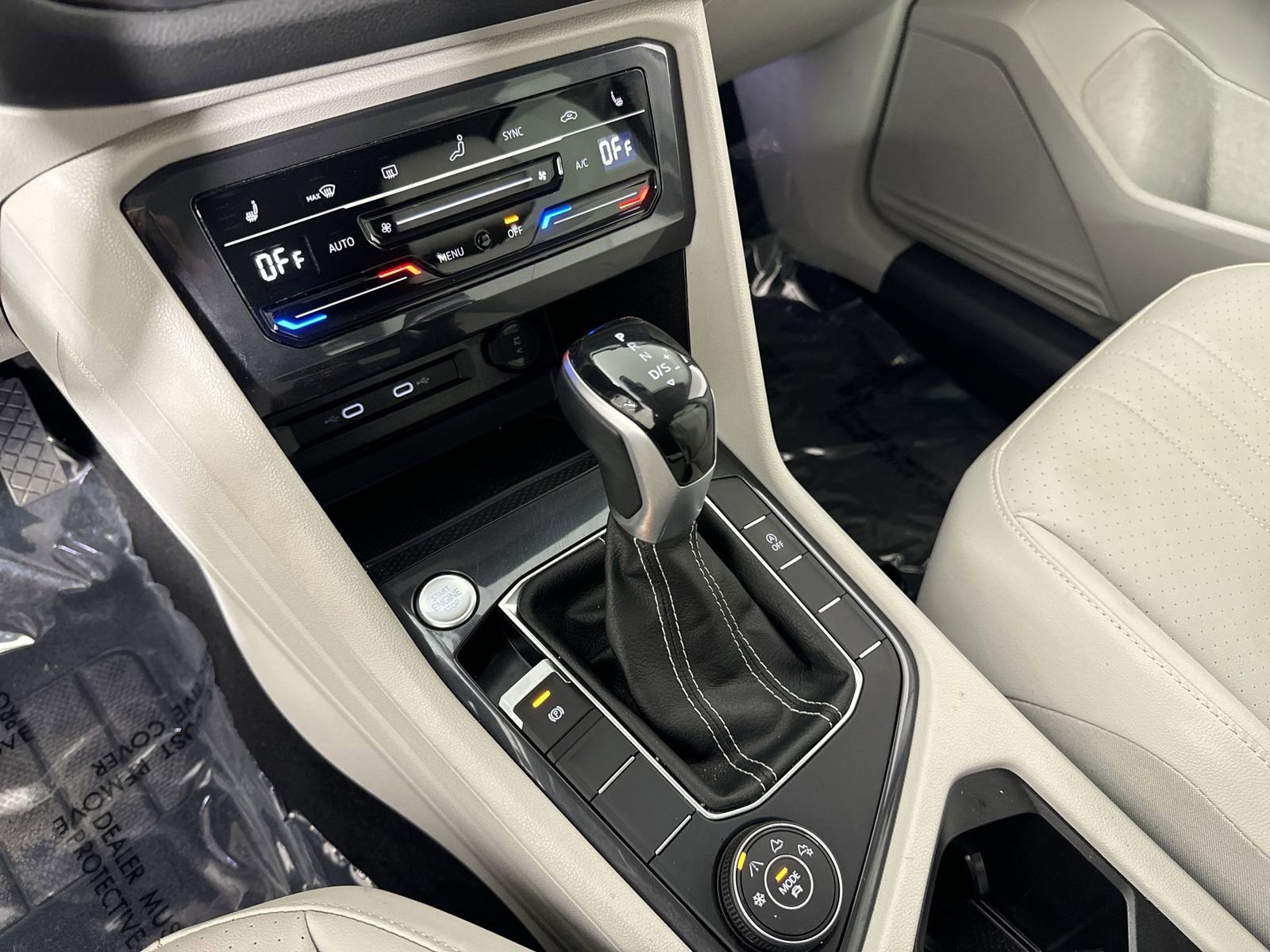 Used 2022 Volkswagen Tiguan SE image 17