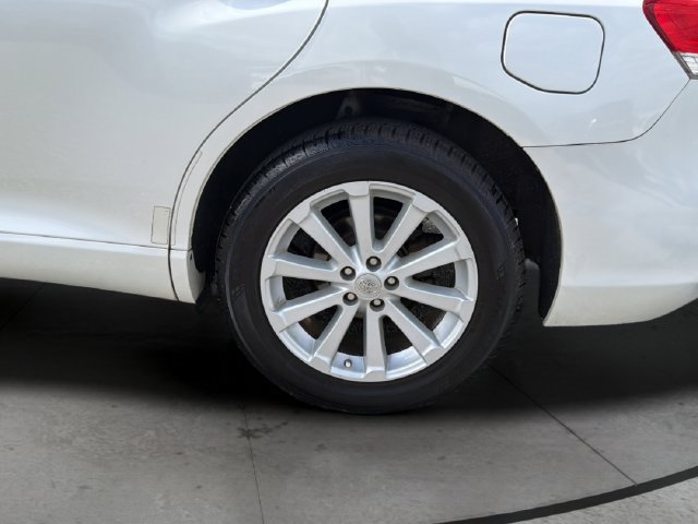 Used 2012 Toyota Venza LE FWD image 28