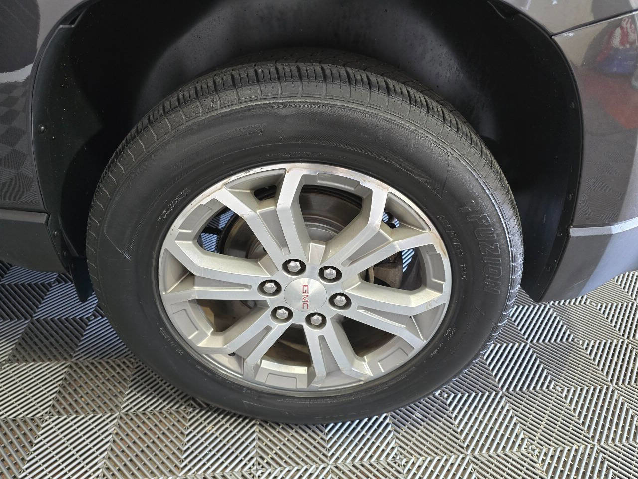 Used 2015 GMC Acadia SLT image 36