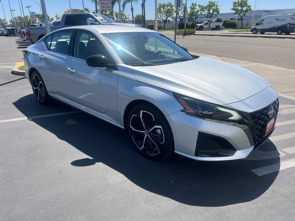 Used 2025 Nissan Altima 2.5 SR FWD image 10