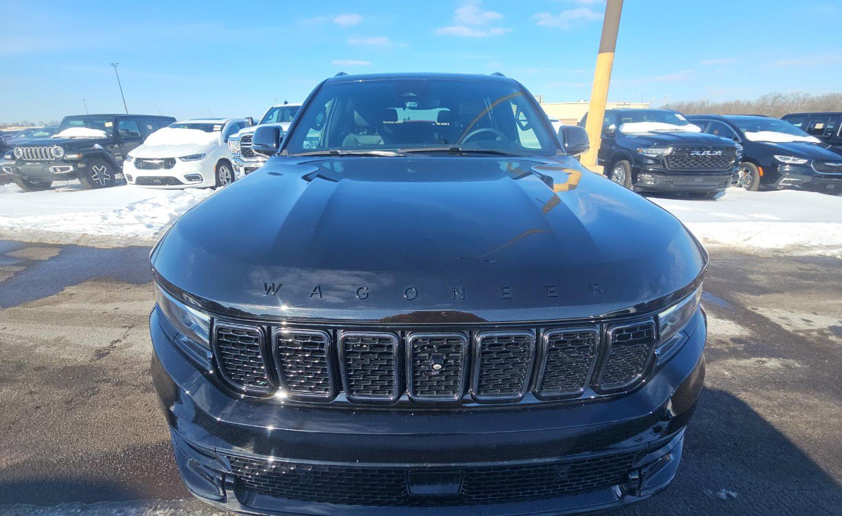 Used 2024 Jeep Wagoneer Series II w/ Convenience Group I image 3