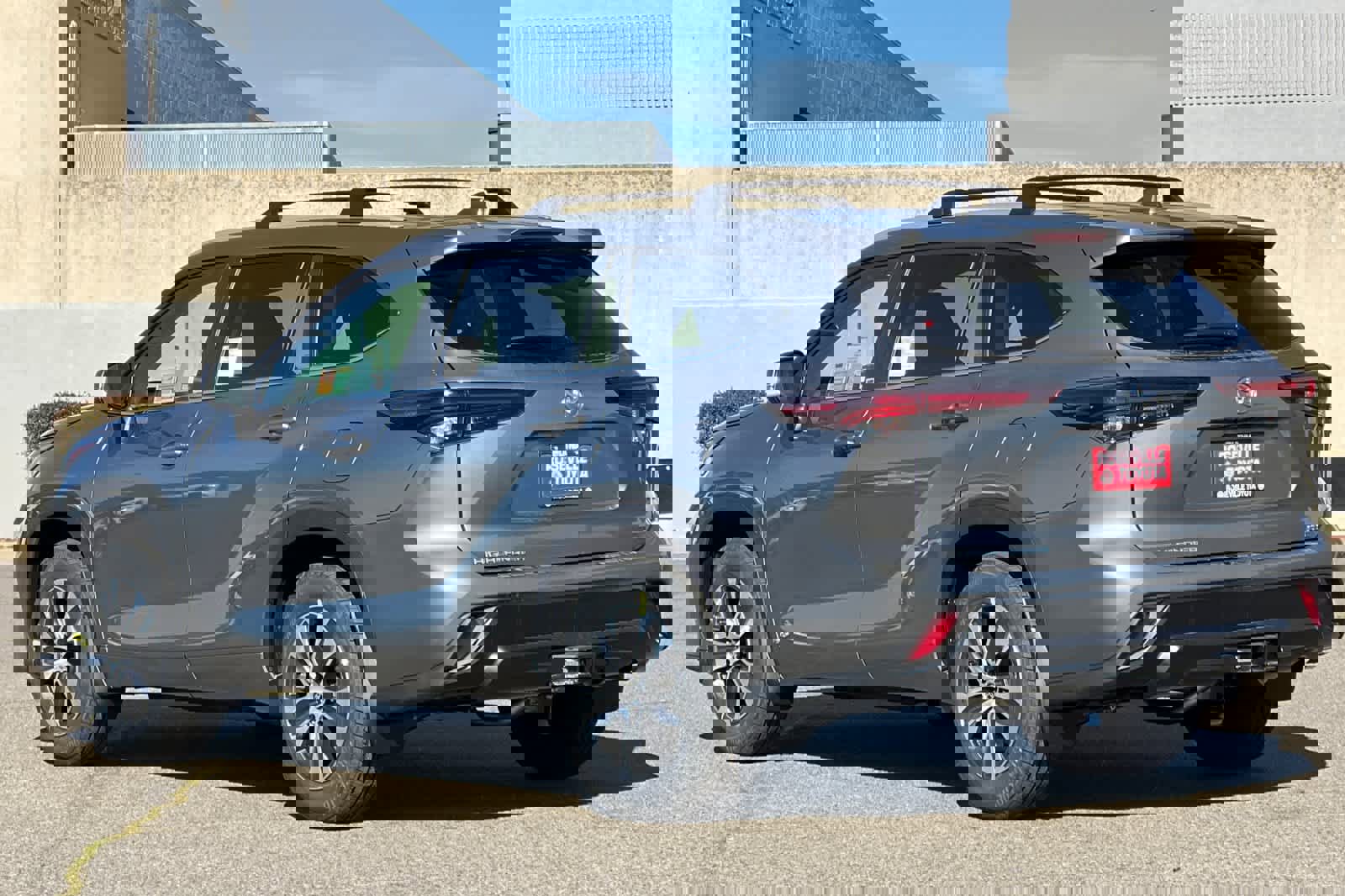 New 2026 Toyota Highlander XLE image 6