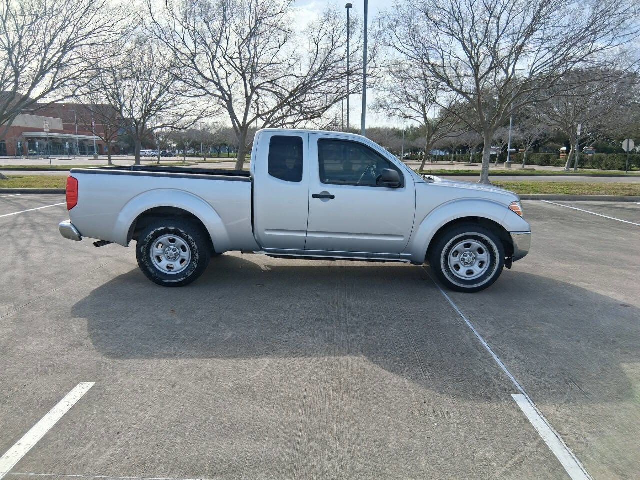 Used 2010 Nissan Frontier SE w/ Power Pkg image 7