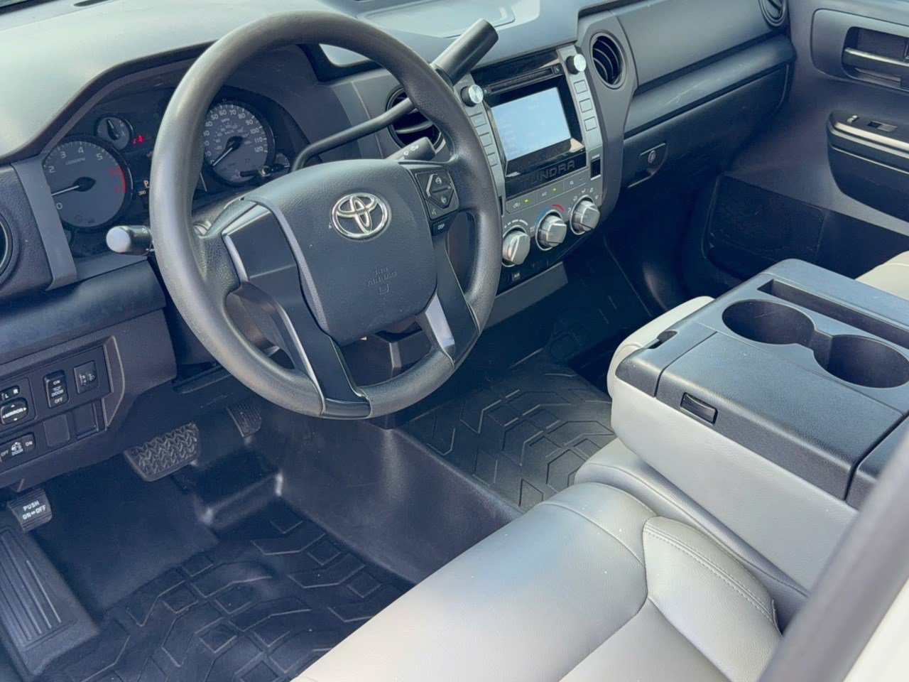 Used 2015 Toyota Tundra SR w/ Tow Package RWD image 4