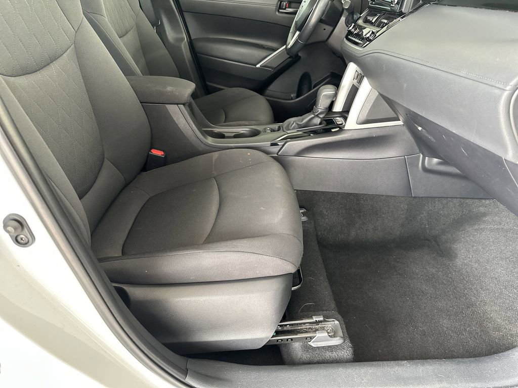 Used 2022 Toyota Corolla Cross LE image 36