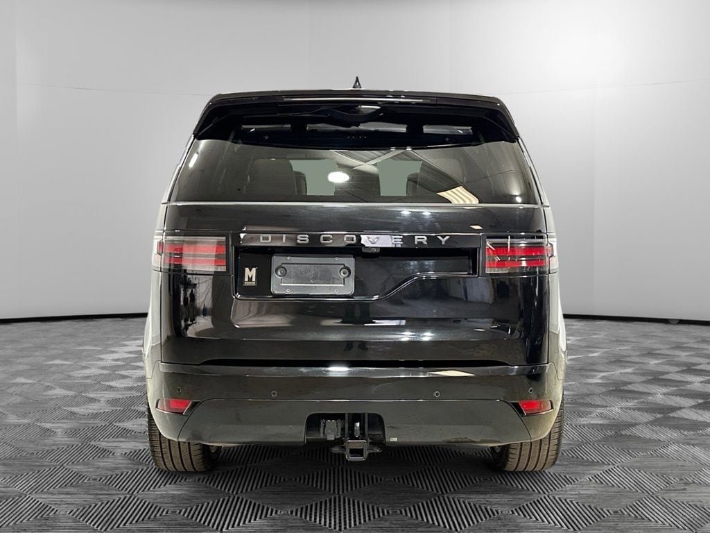 Used 2024 Land Rover Discovery Dynamic SE AWD/4WD image 8