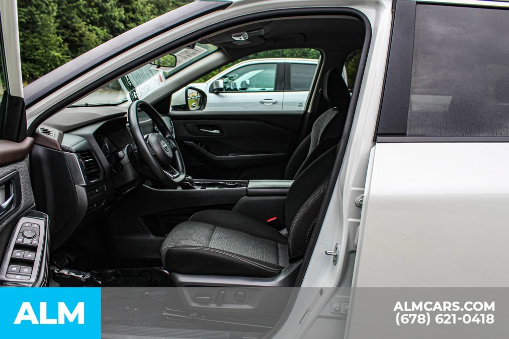Used 2023 Nissan Rogue SV AWD/4WD image 15