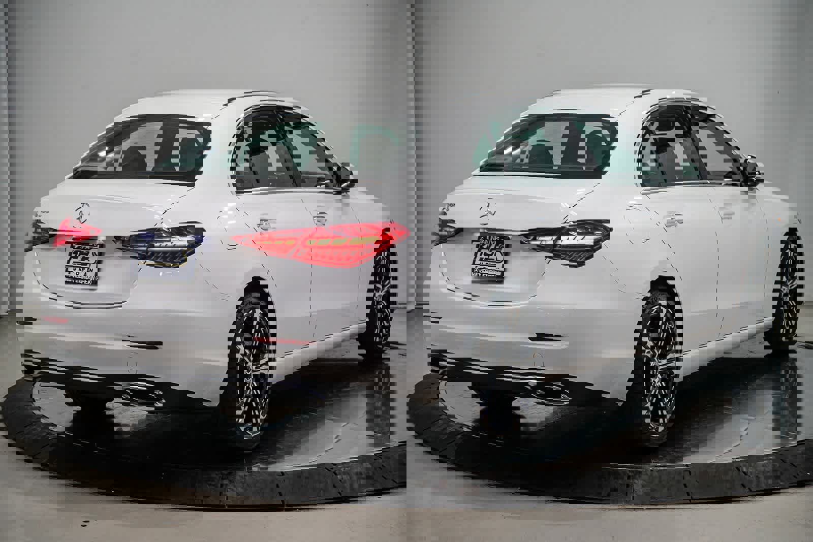 Used 2023 Mercedes-Benz C 300 Sedan image 4