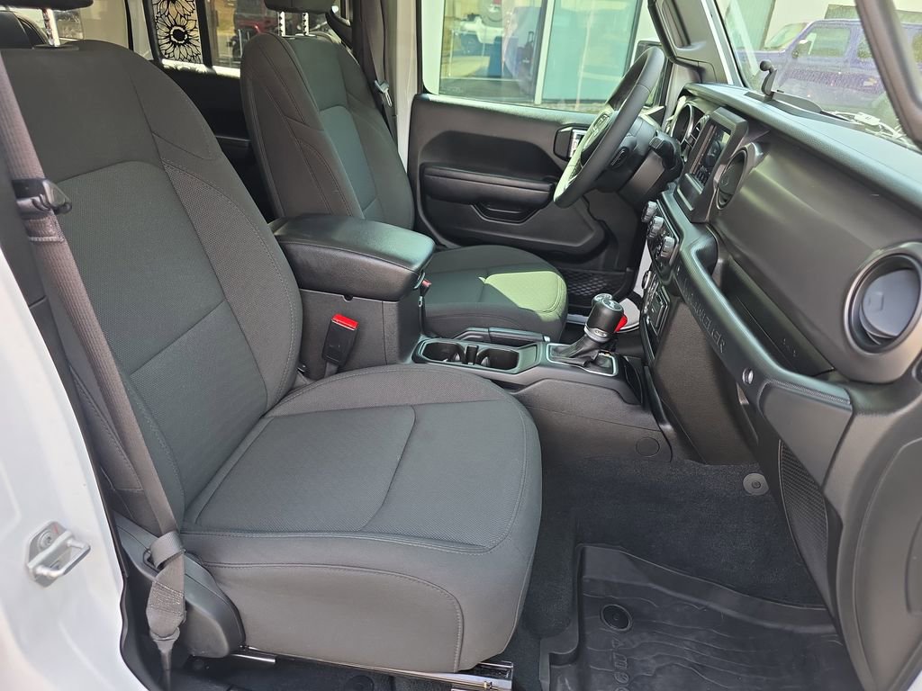 Used 2023 Jeep Wrangler Sport S image 32