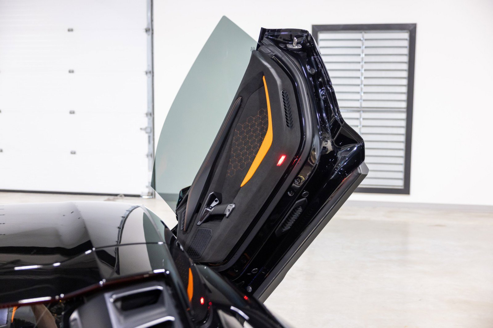 Used 2025 Lamborghini Revuelto image 33