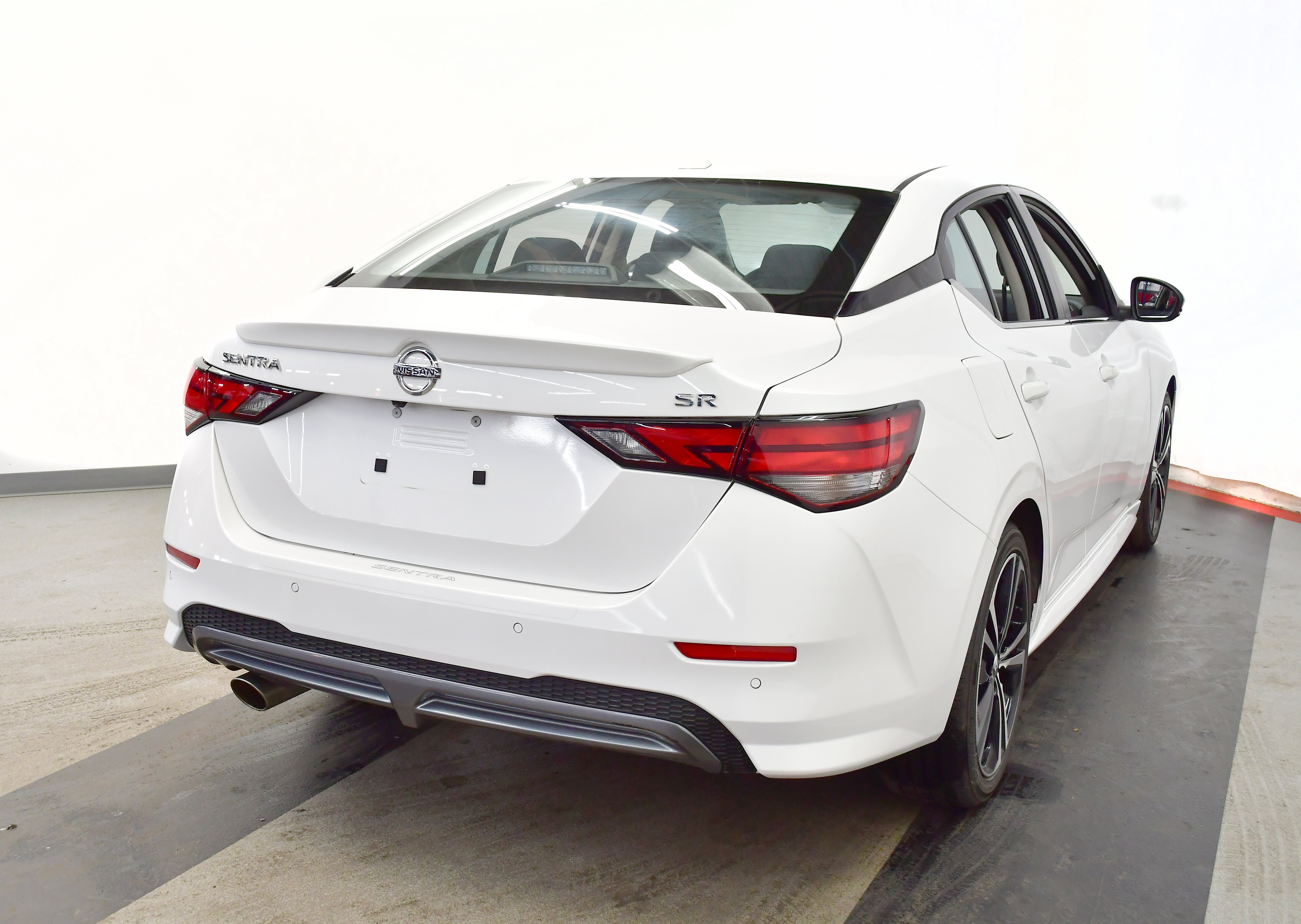 Used 2022 Nissan Sentra SR w/ Trunk Package image 9