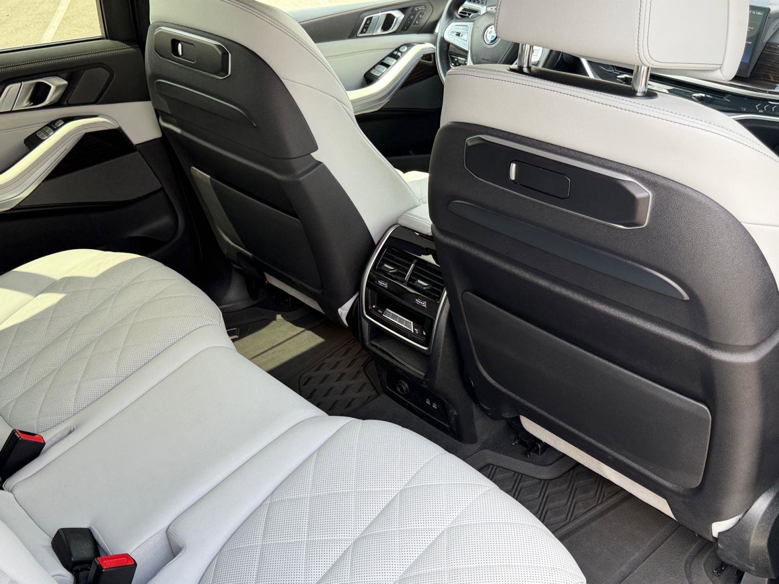 Used 2023 BMW X7 xDrive40i w/ Executive Package image 52