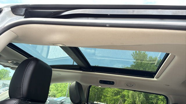 Certified 2024 Chrysler Pacifica Touring-L AWD/4WD image 28