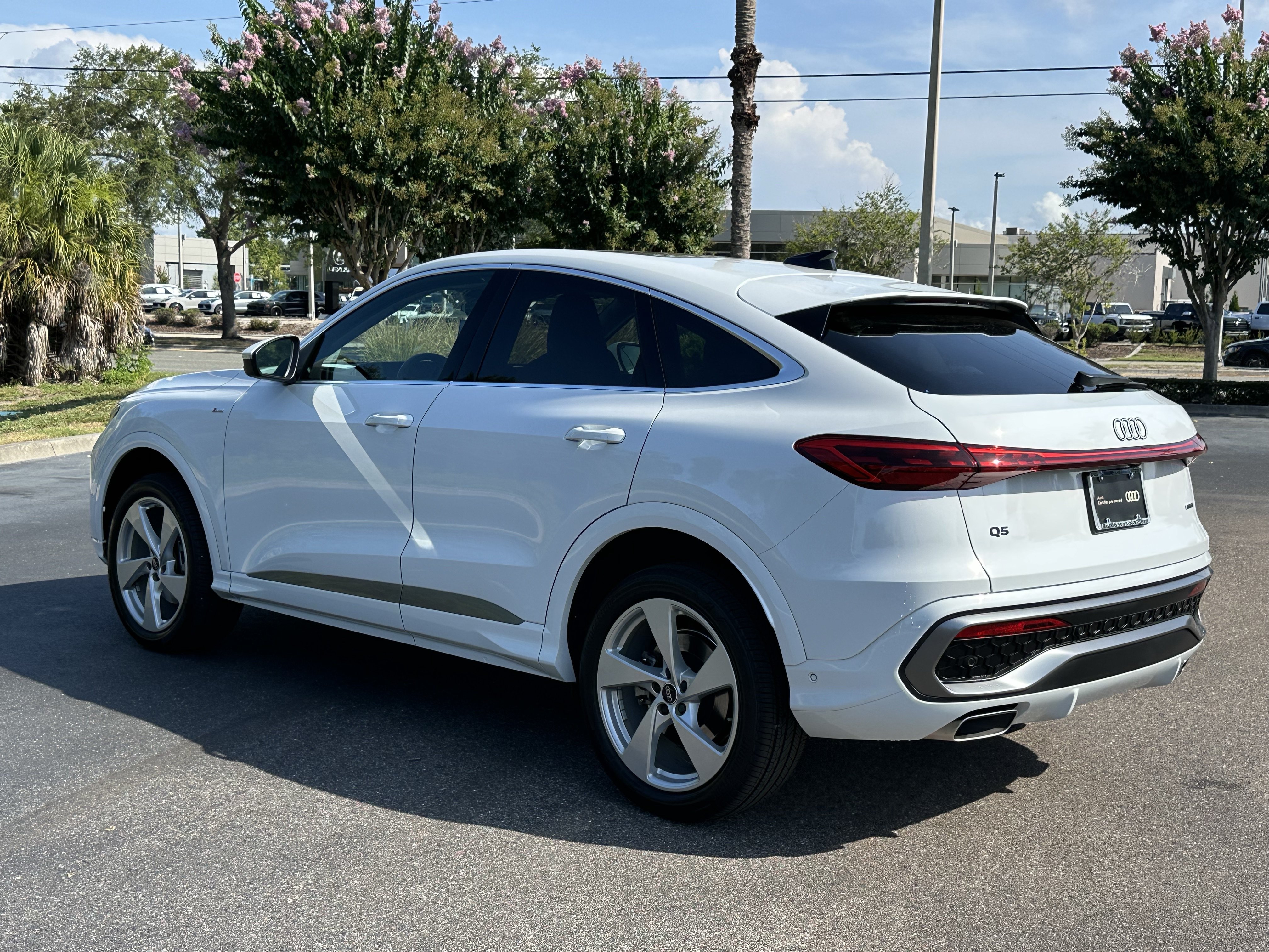 Certified 2025 Audi Q5 Premium Plus w/ Premium Plus AWD/4WD image 6