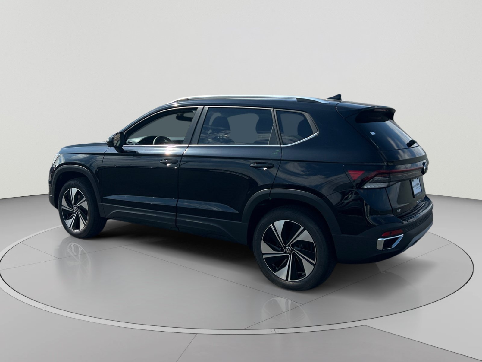 New 2026 Volkswagen Taos SE AWD/4WD image 3