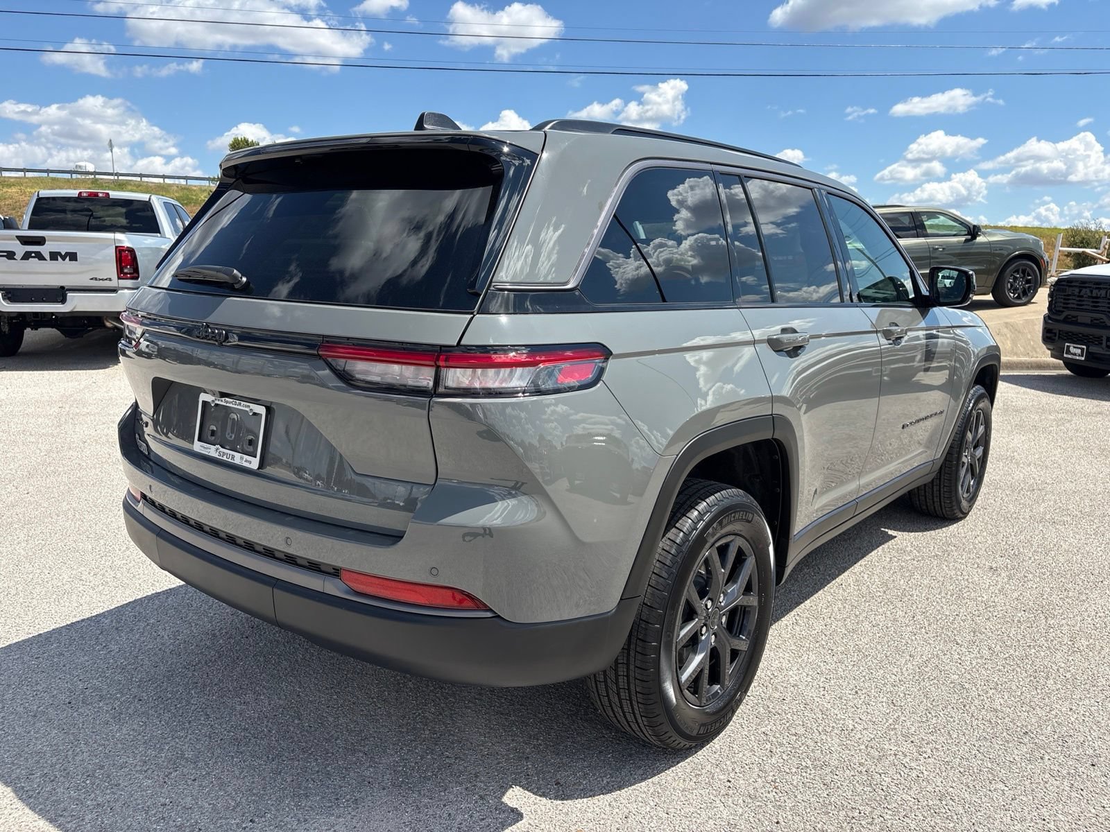 New 2027 Jeep Grand Cherokee Altitude AWD/4WD image 6
