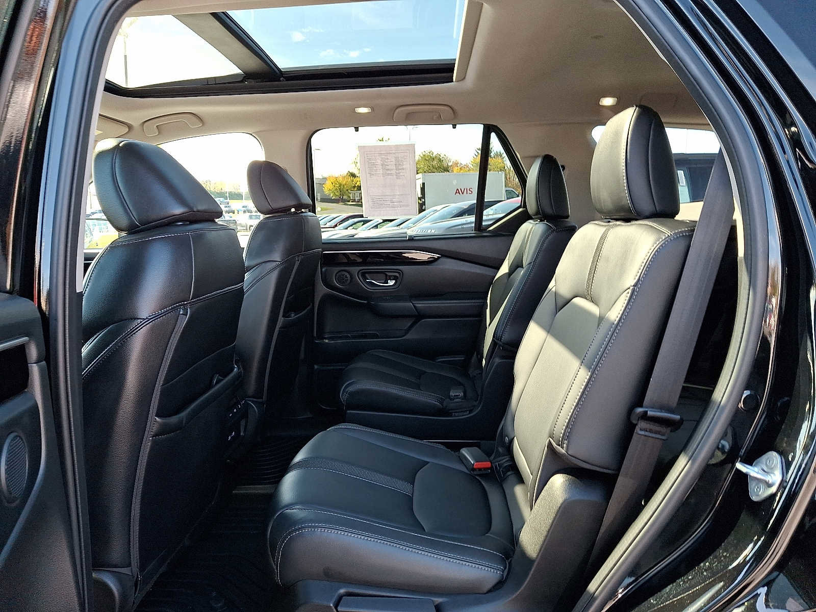 Used 2023 Honda Pilot Touring image 10