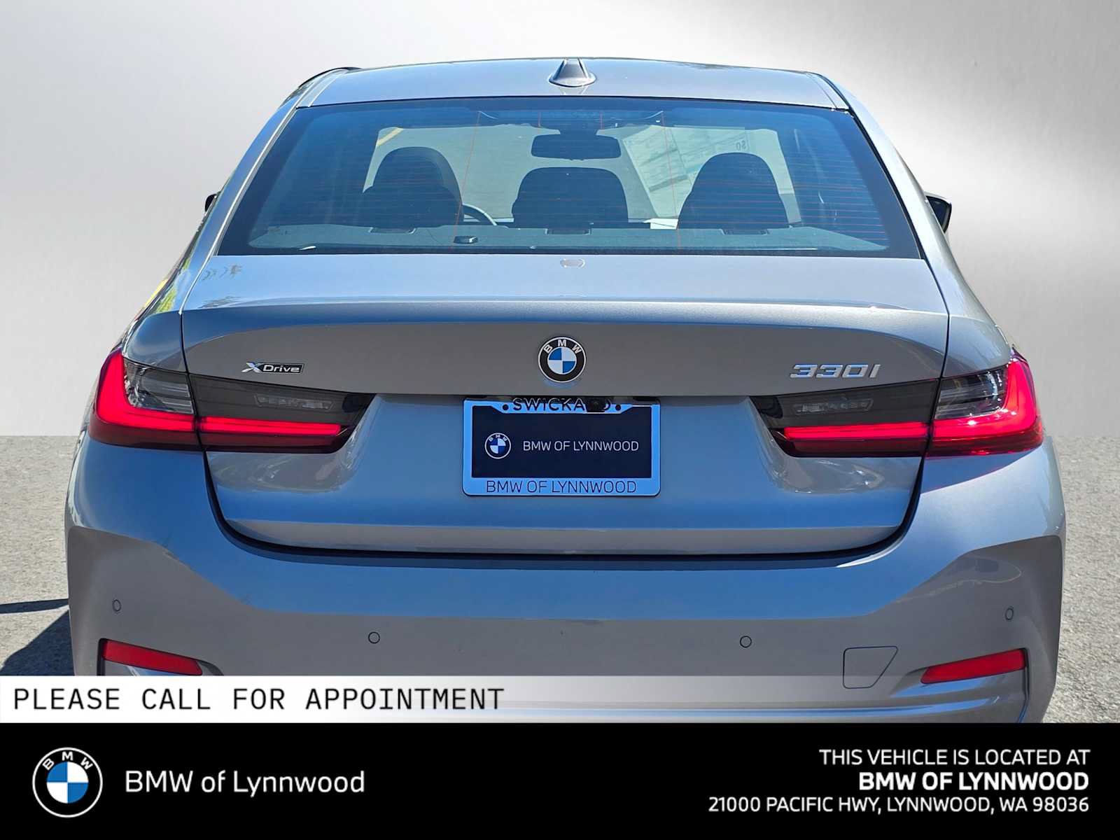 New 2026 BMW 330i xDrive Sedan w/ Convenience Package AWD/4WD image 4