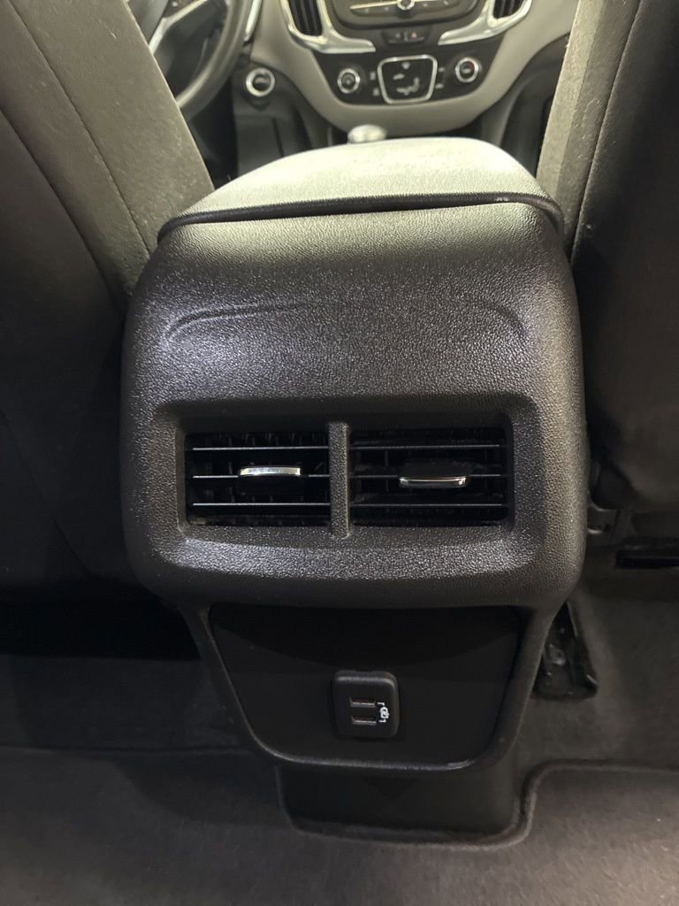 Used 2022 Chevrolet Equinox LS w/ LS Convenience Package AWD/4WD image 26