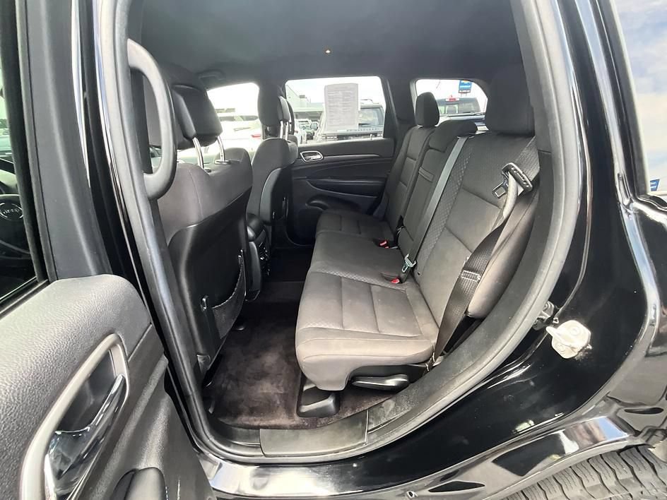 Used 2018 Jeep Grand Cherokee Laredo AWD/4WD image 28