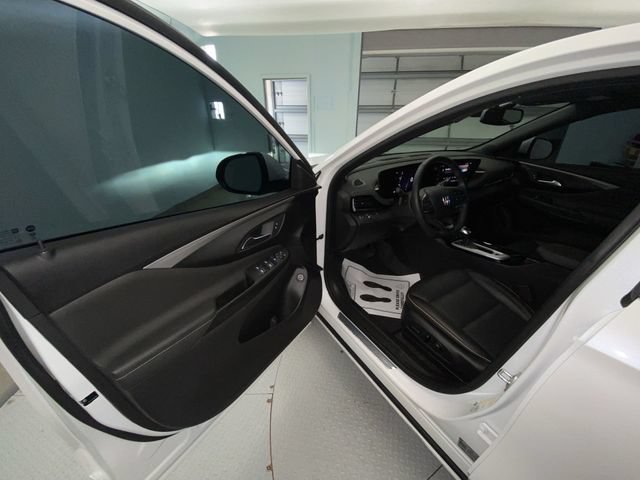 Used 2025 Buick Envista Avenir FWD image 11