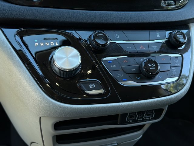 Used 2021 Chrysler Voyager LX FWD image 24