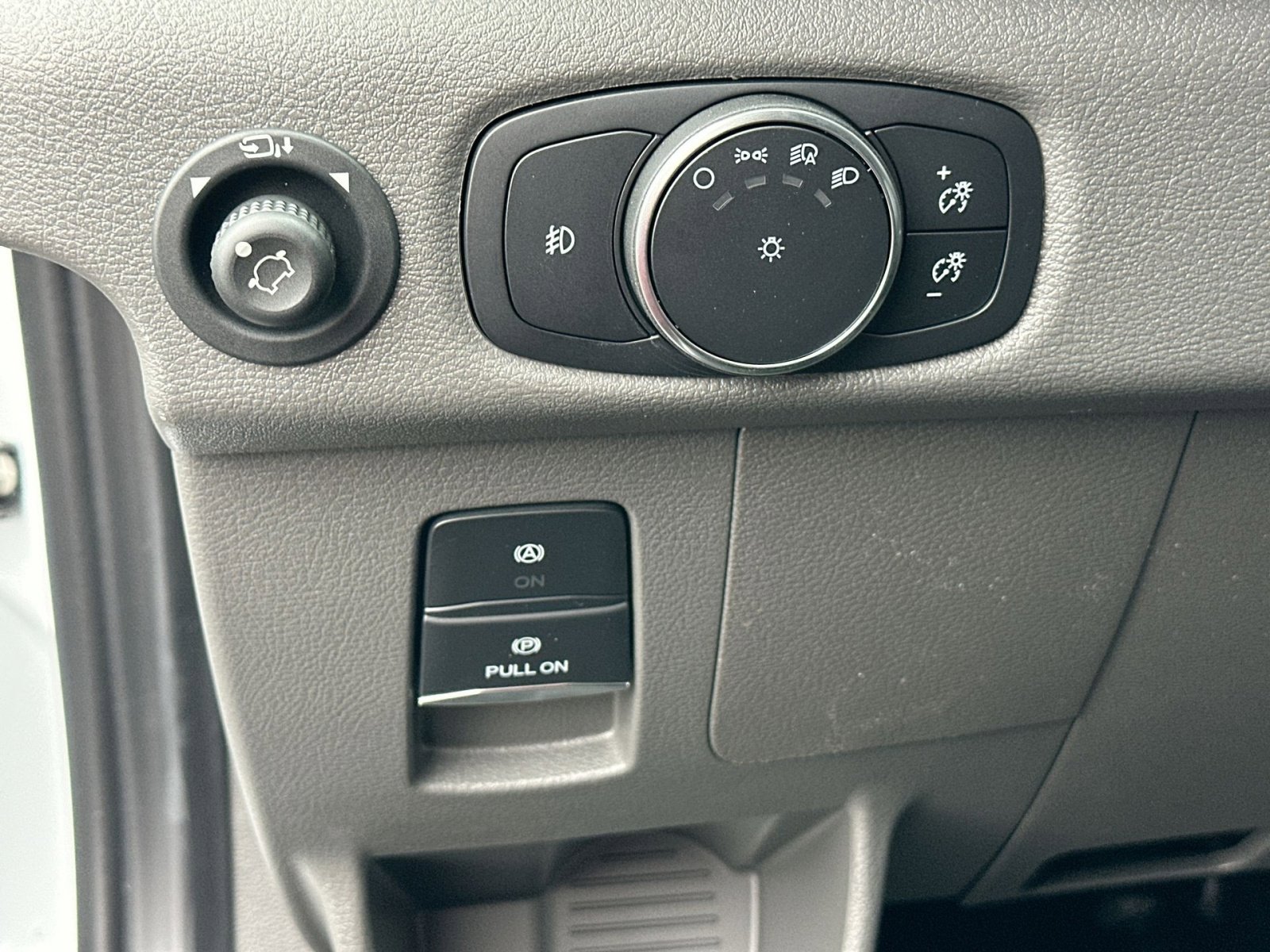 New 2026 Ford Transit 250 148 Medium Roof w/ Load Area Protection Package image 17