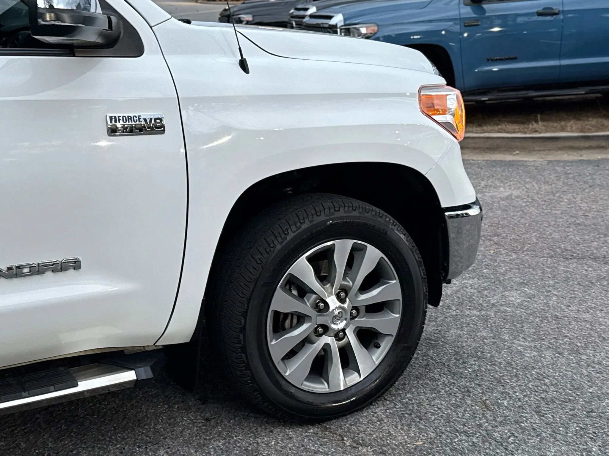 Used 2017 Toyota Tundra Limited image 11